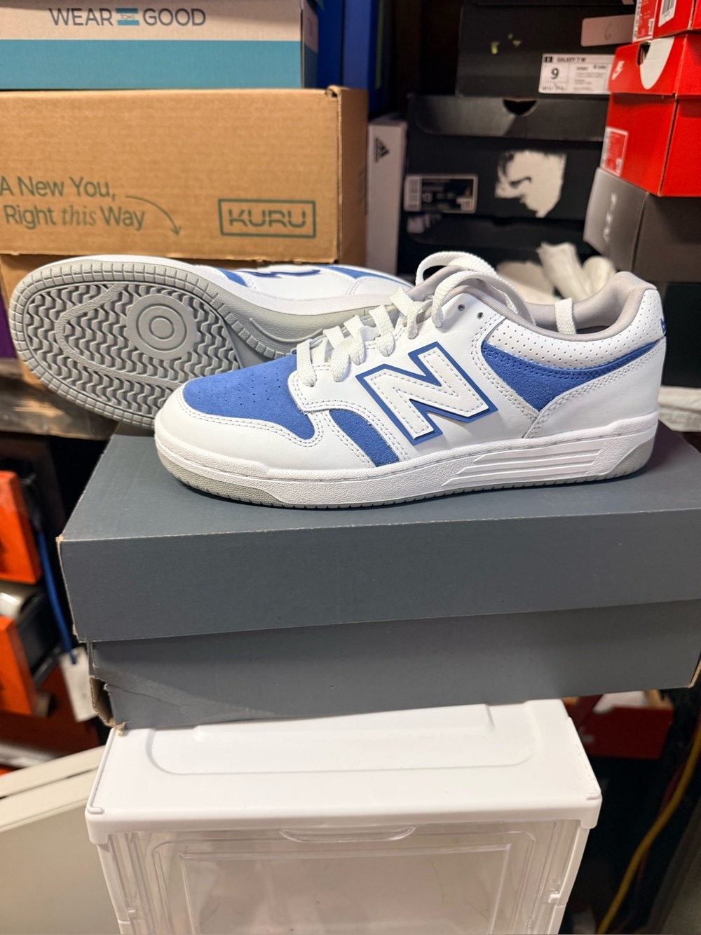 New Balance Kids' White & Light Blue Sneakers size 7 y or 8.5 women new